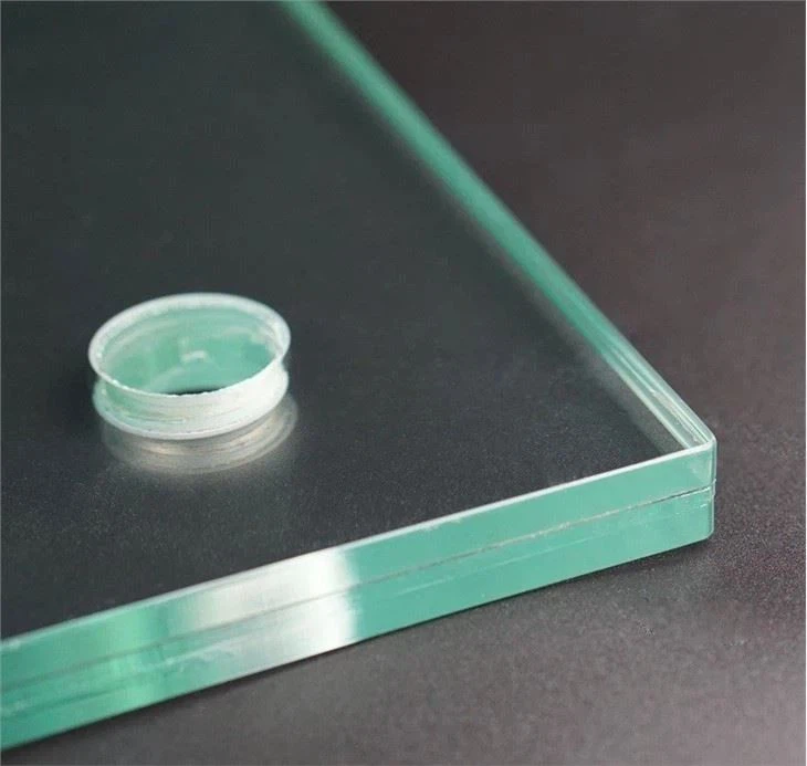 railing-glassc00f347e-6b99-4b91-804a-502f4a193656.webp(001)